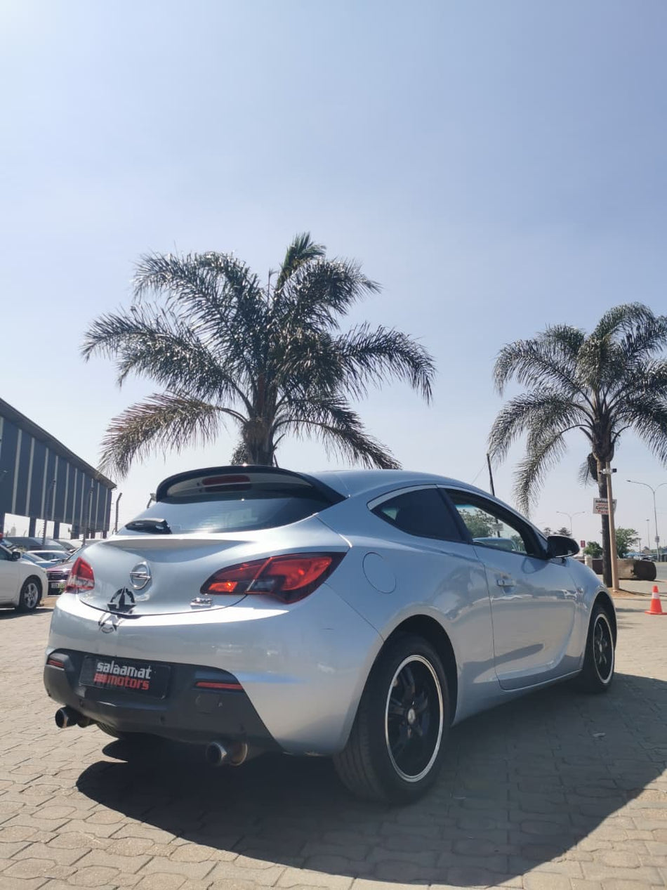 2013 Opel Astra 1.6 GTC