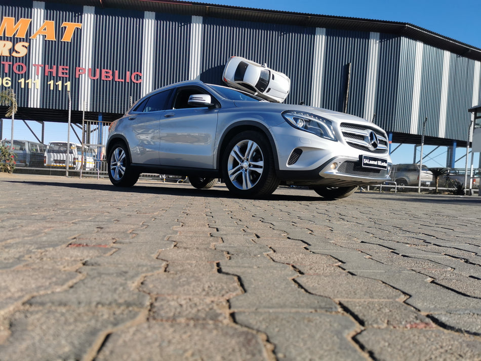 Mercedes-Benz GLA200 A/T