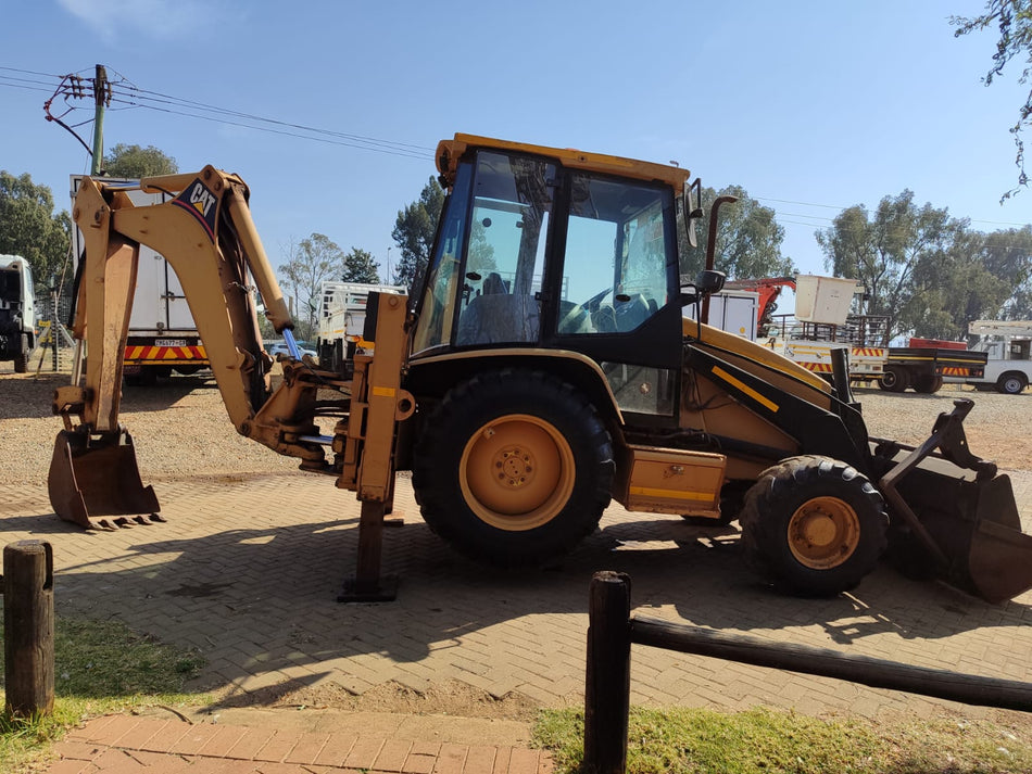 2014 Caterpillar 424d 4x4 4 wheel drive