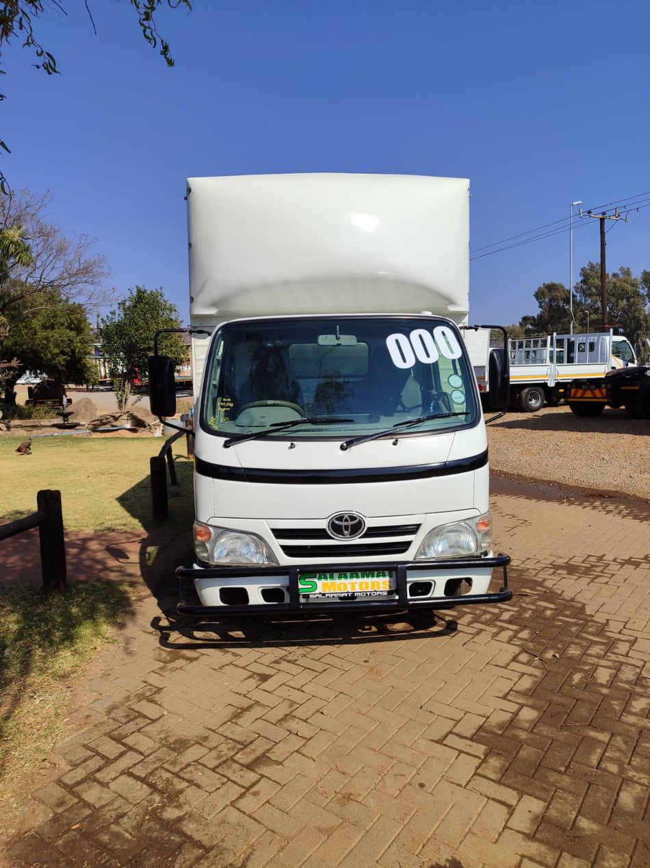 2013 Toyota dyna 4093