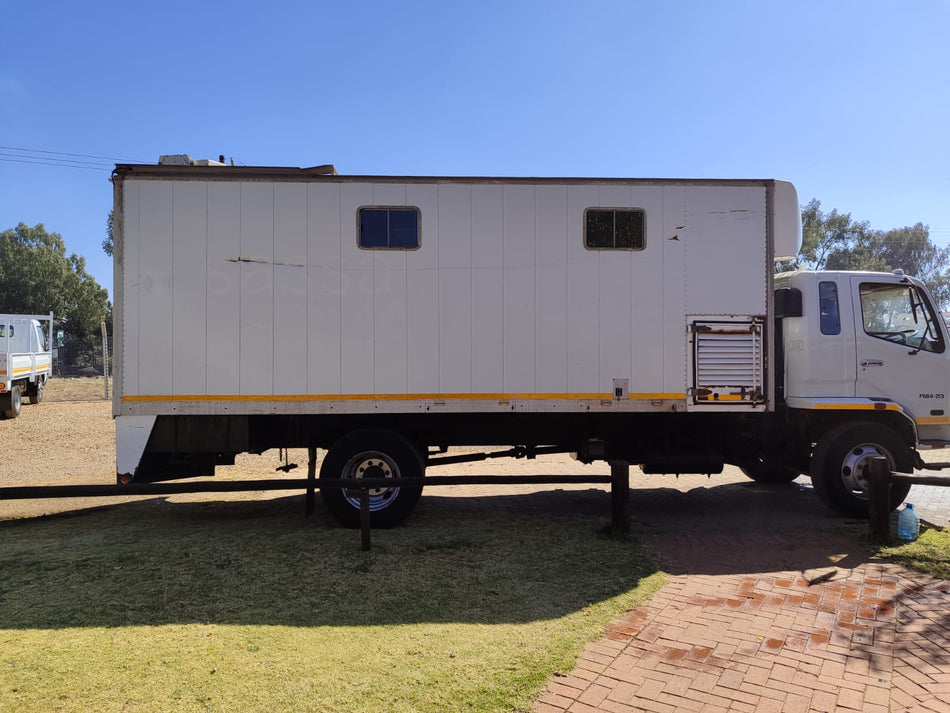 2007 Mitsubishi Fuso FMI4-213 office truck