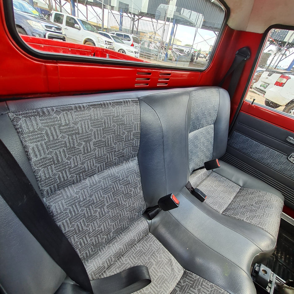 2006 Nissan 1400