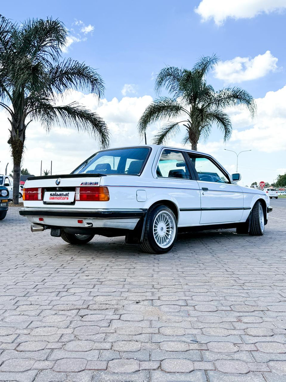 1984 BMW e30 323i 2 door