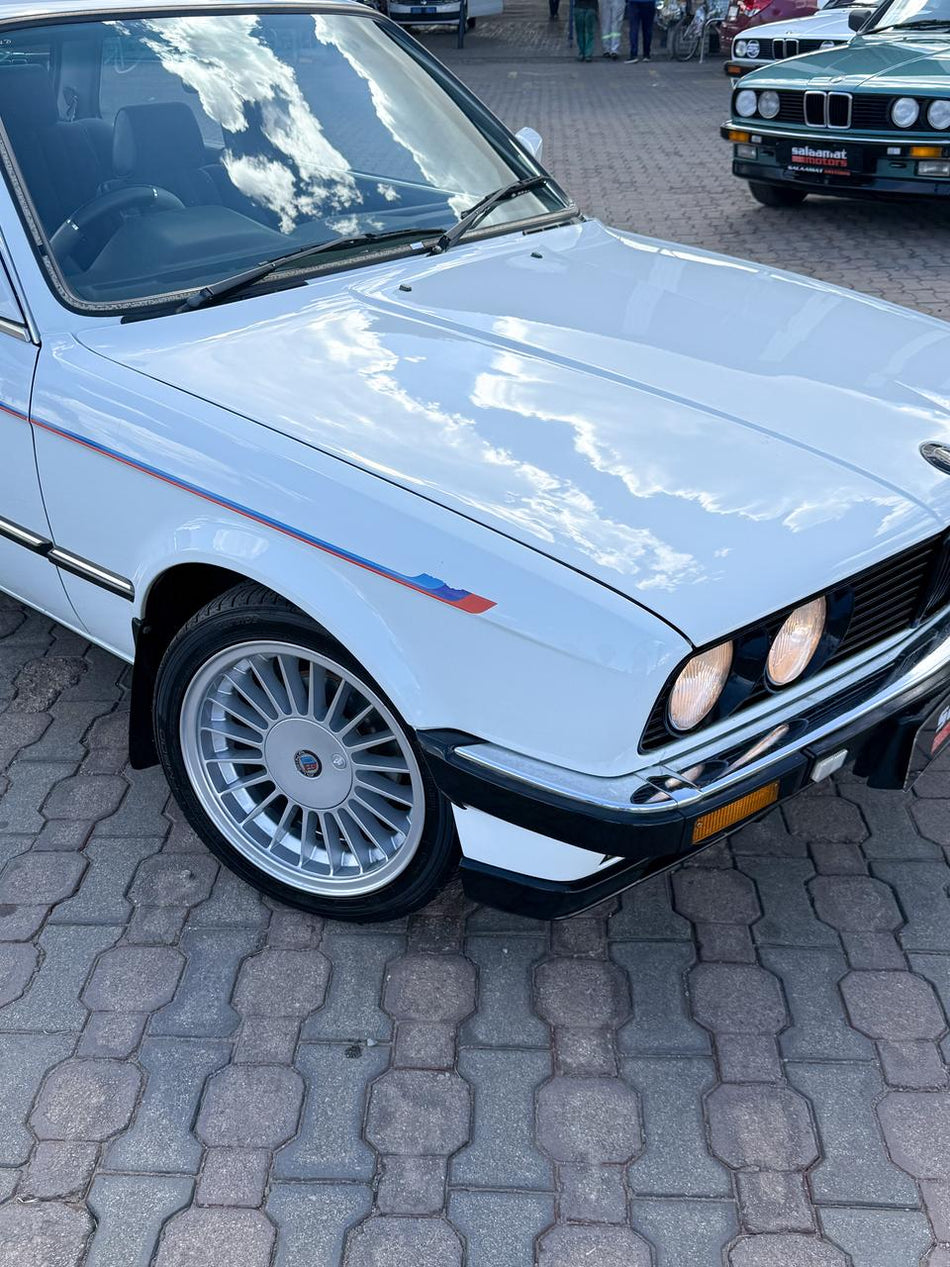 1984 BMW e30 323i 2 door