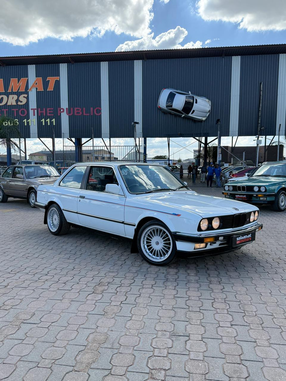 1984 BMW e30 323i 2 door