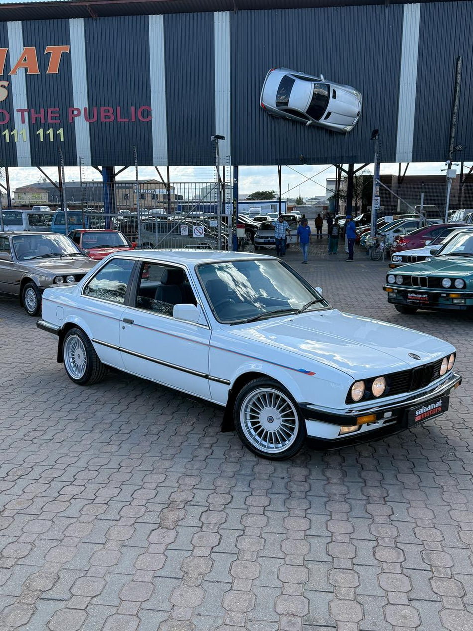1984 BMW e30 323i 2 door