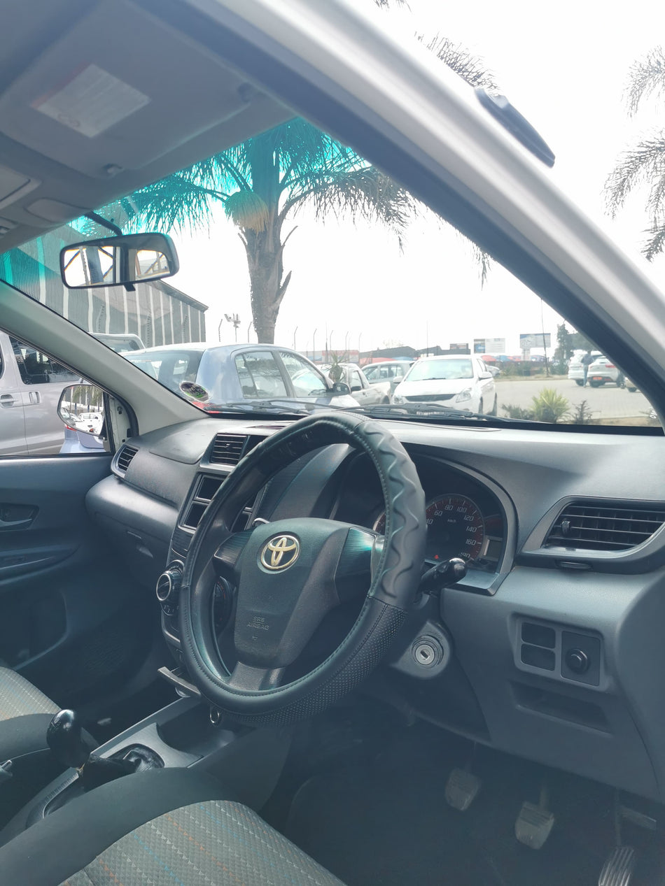 2012 Toyota Avanza P/V