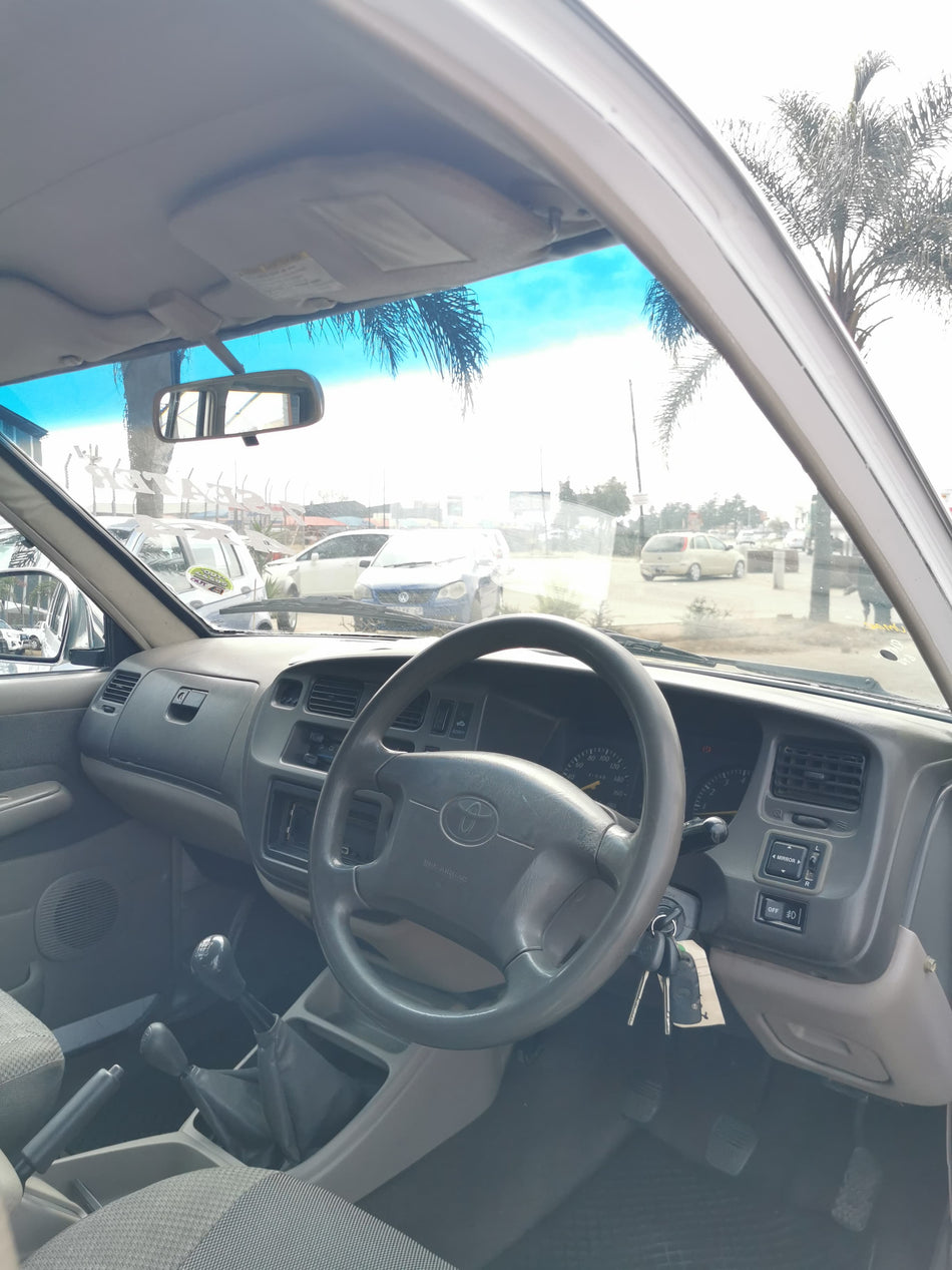 2004 Toyota Condor 2.4i