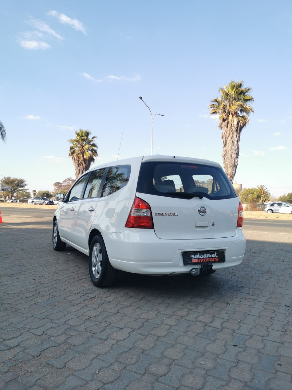 2012 Nissan Grand Livina