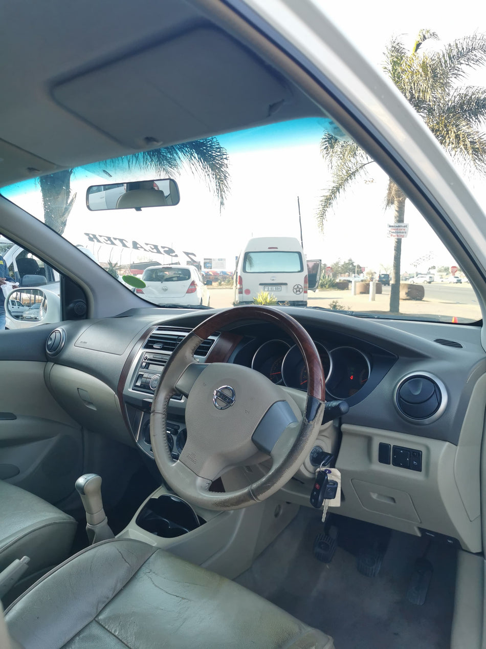 2012 Nissan Grand Livina