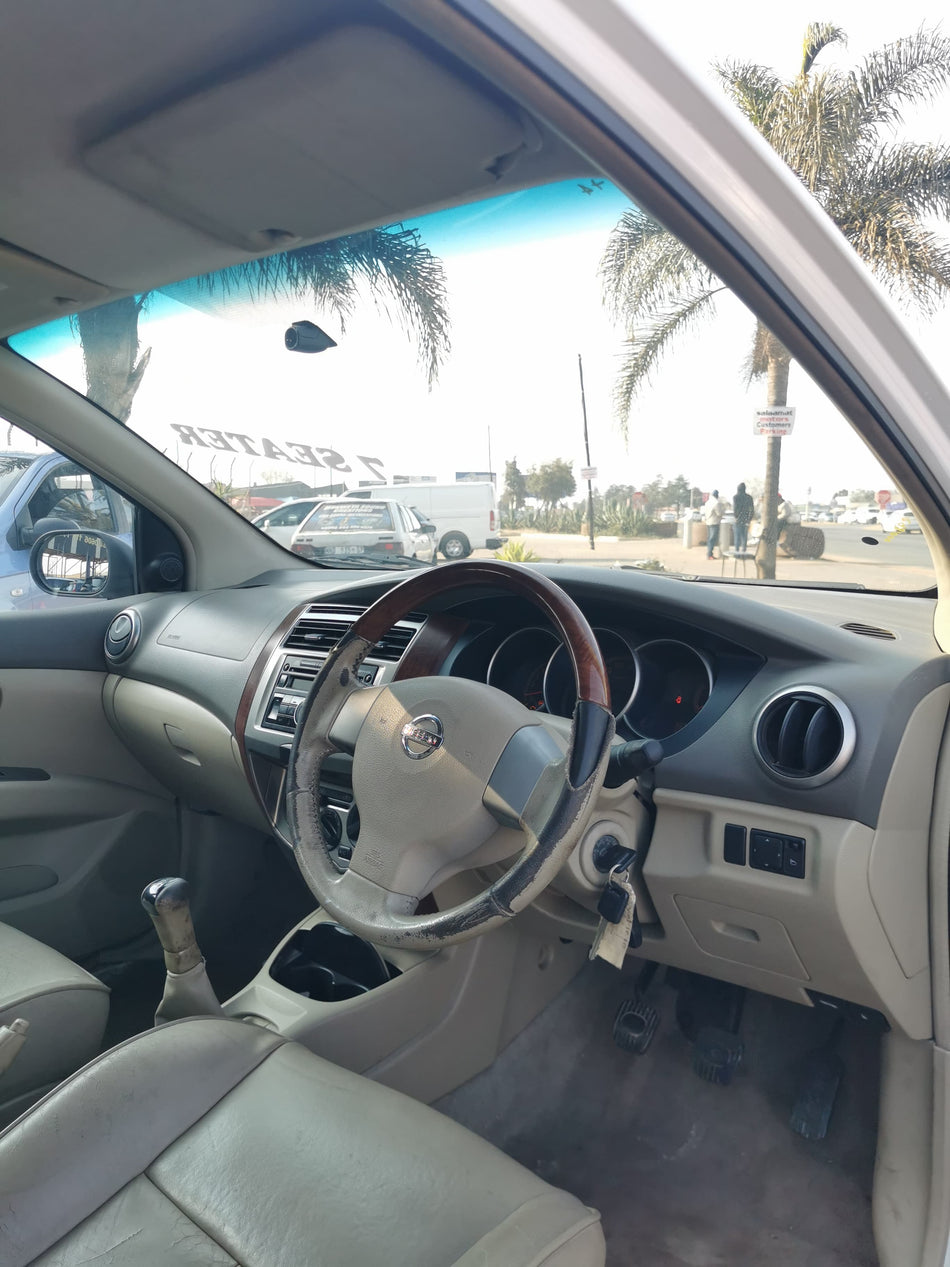 2010 Nissan Grand Livina