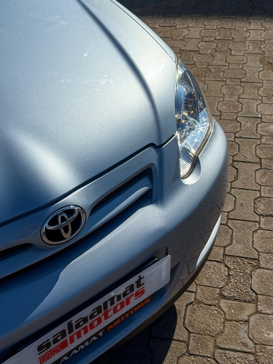 2006 Toyota RunX 140 RS