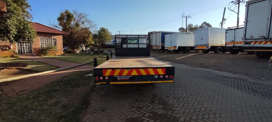 2005 Hino 300 611 Flat deck