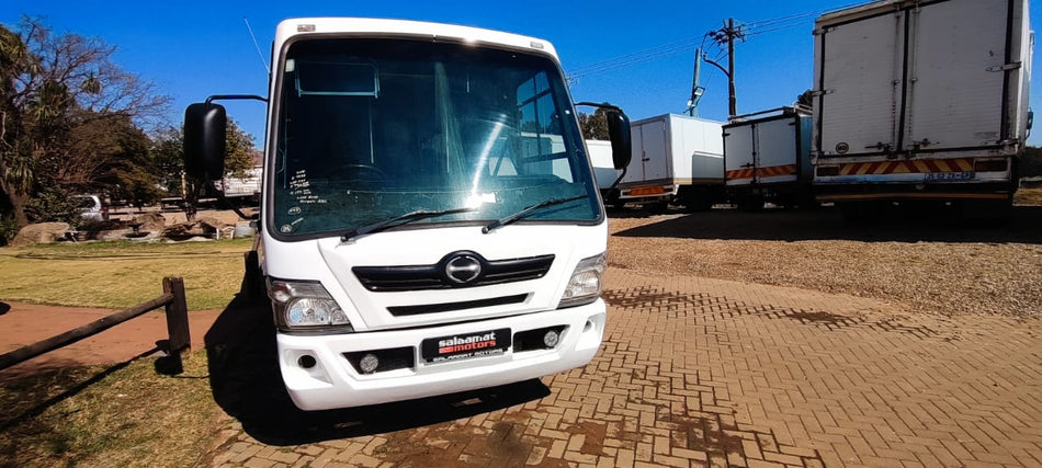 2015 Hino Bus 35 Seater