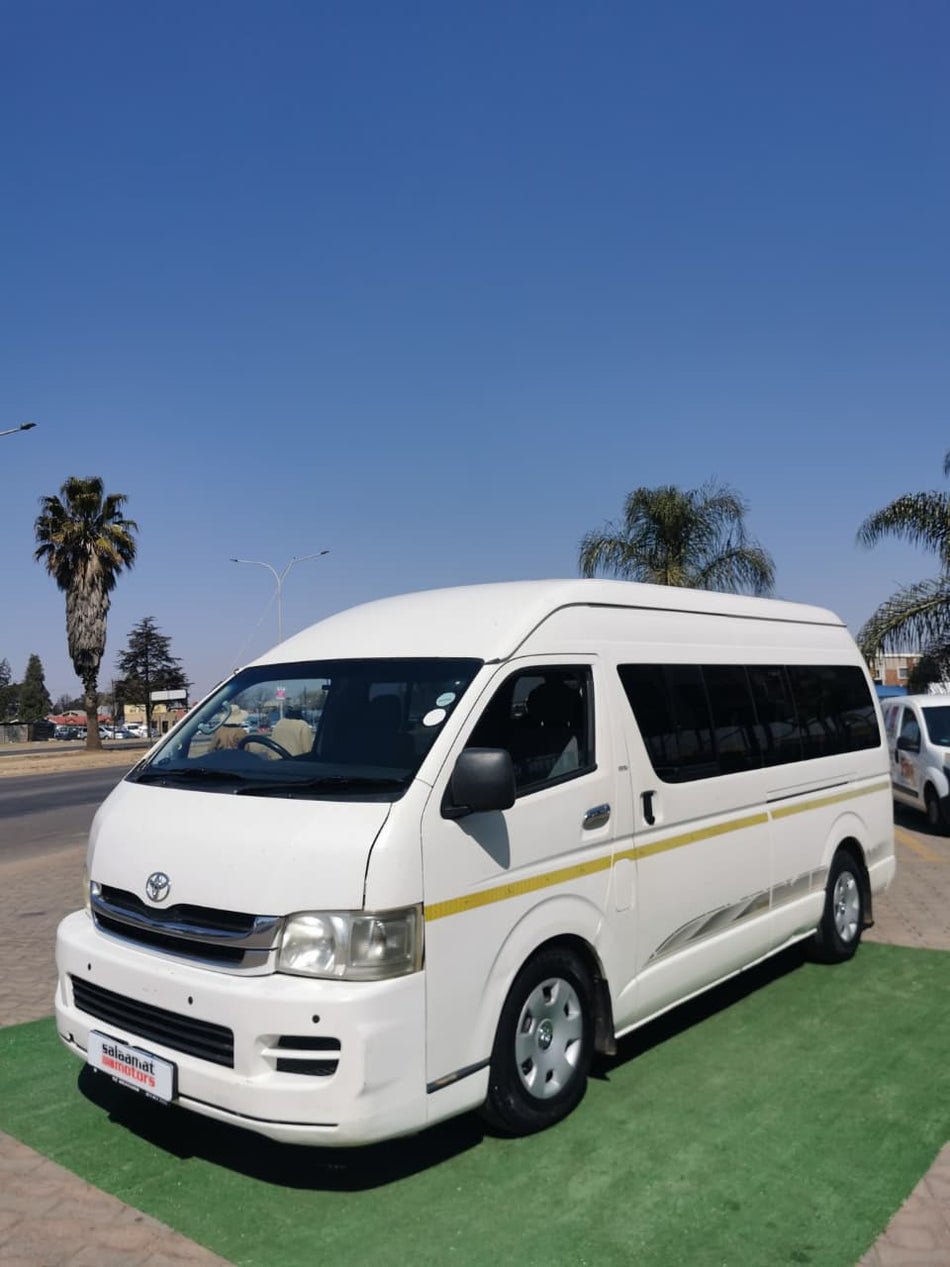 208 Toyota Quantum 2.7 VVTI 14 Seater