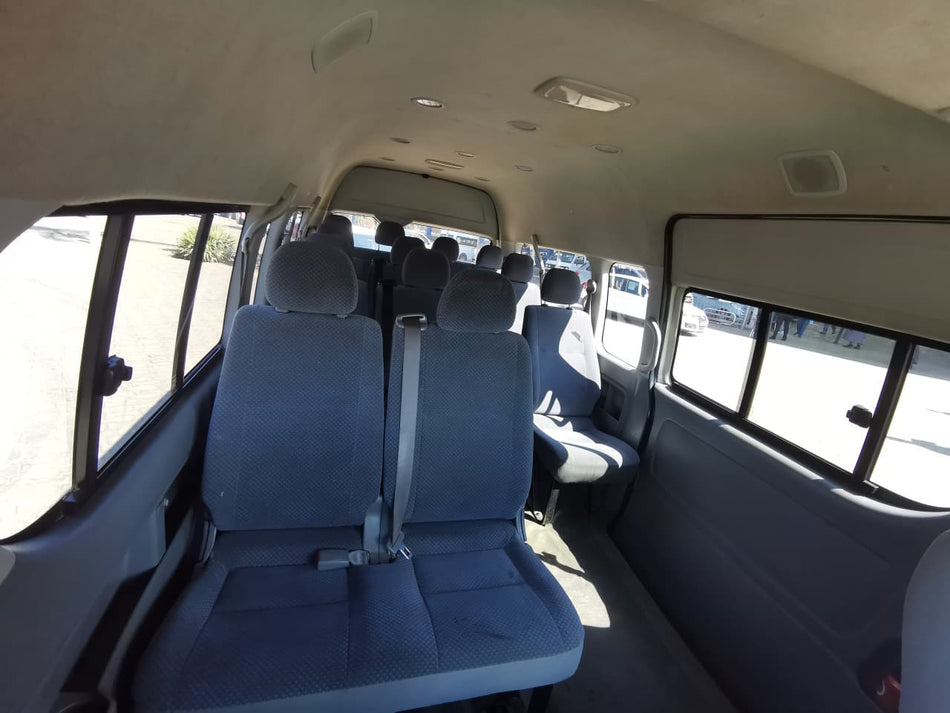 208 Toyota Quantum 2.7 VVTI 14 Seater