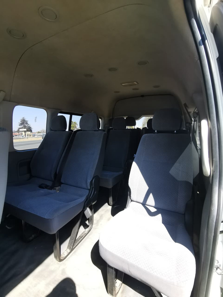 208 Toyota Quantum 2.7 VVTI 14 Seater