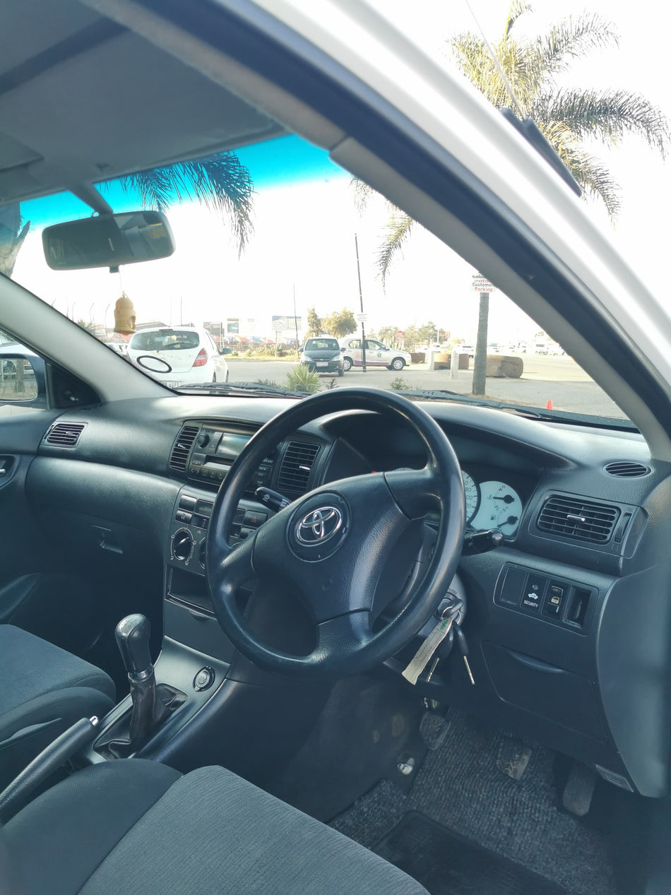 2004 Toyota Corolla 140i GLE
