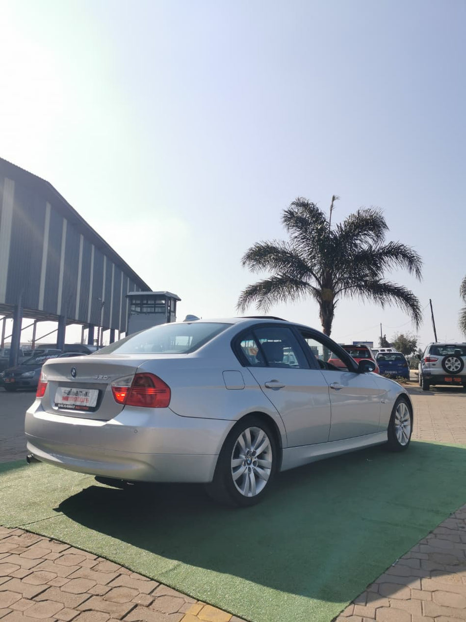 2005 BMW 320i Automatic