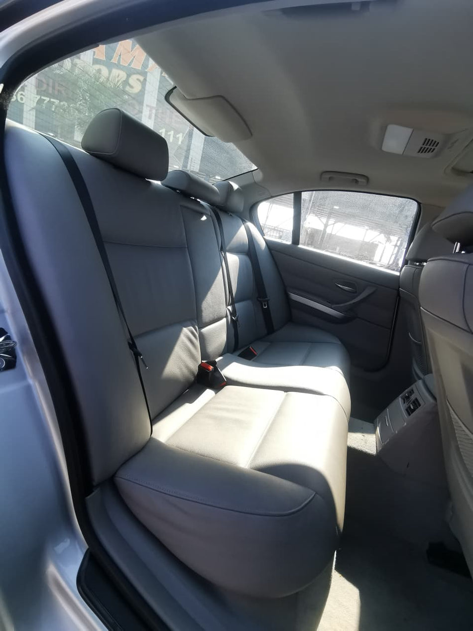 2005 BMW 320i Automatic