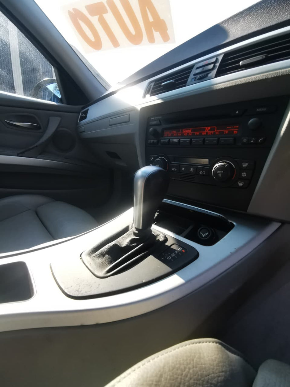 2005 BMW 320i Automatic