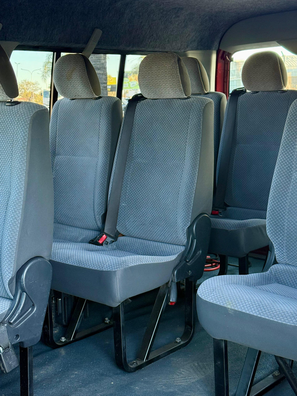Toyota Quantum 2.7 VVTI 10 Seater