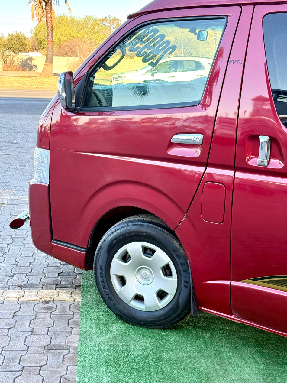 Toyota Quantum 2.7 VVTI 10 Seater