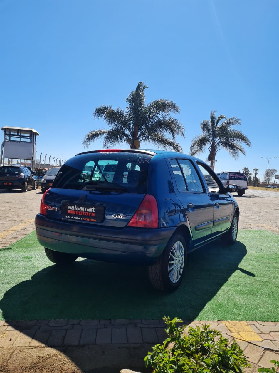 2002 Renault Clio