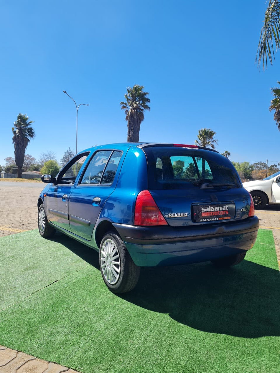 2002 Renault Clio