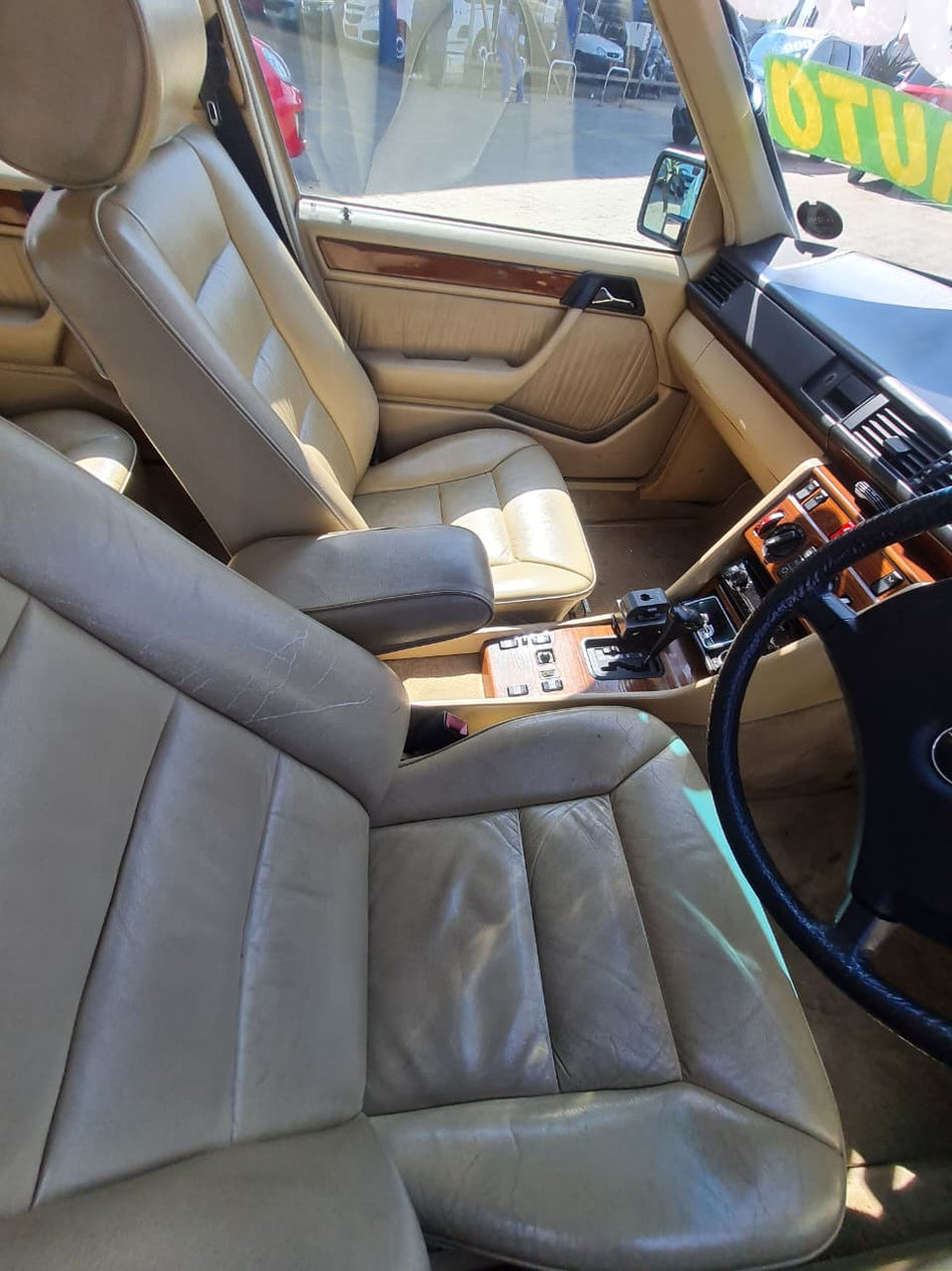 1991 Mercedes-Benz 230E Automatic