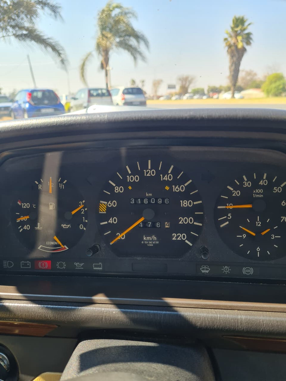 1991 Mercedes-Benz 230E Automatic
