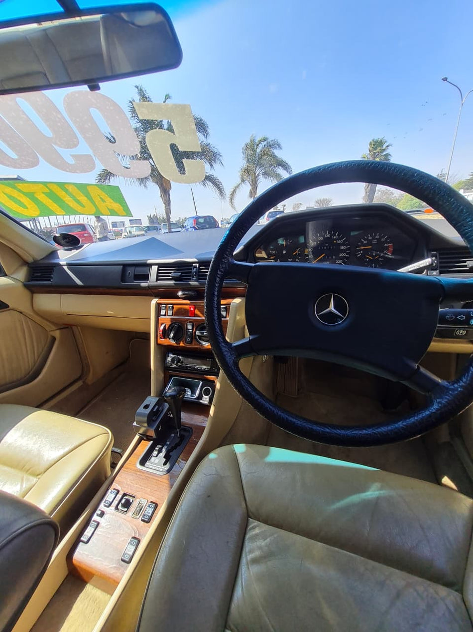 1991 Mercedes-Benz 230E Automatic