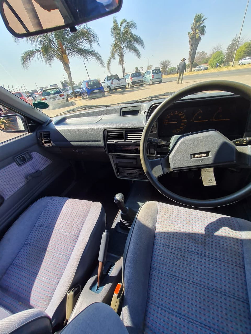 1987 Mazda 323