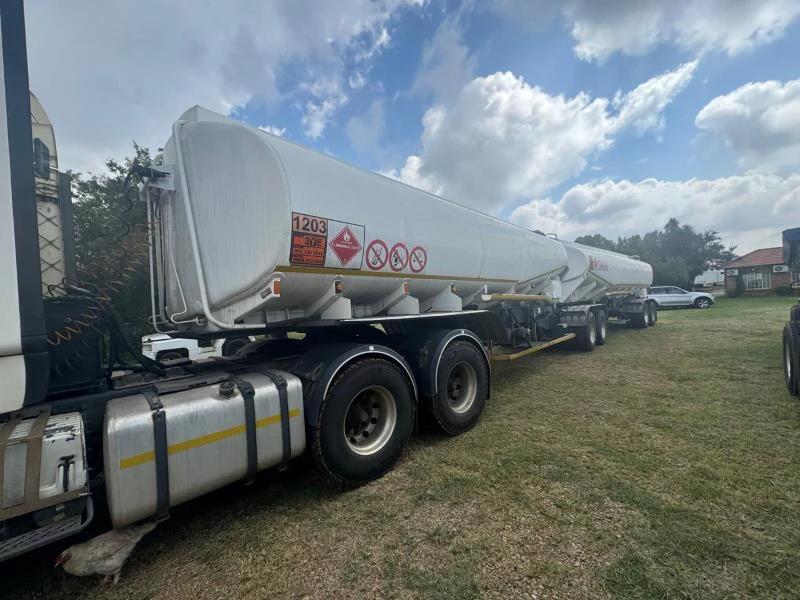 Scania R Series 460 FuelTanker Combo Auto