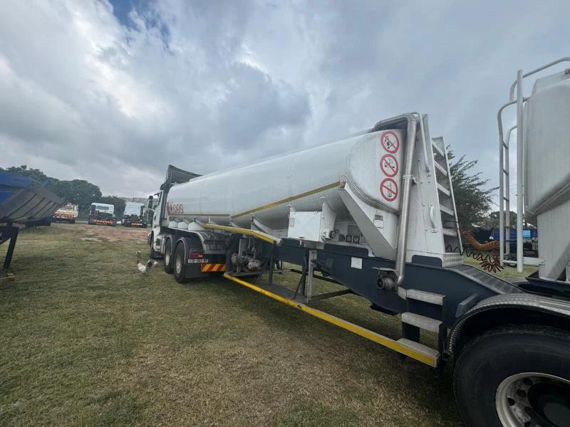 Scania R Series 460 FuelTanker Combo Auto
