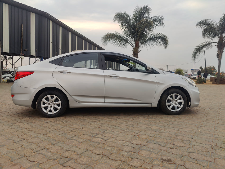 2012 Hyundai Accent 1.6 automatic