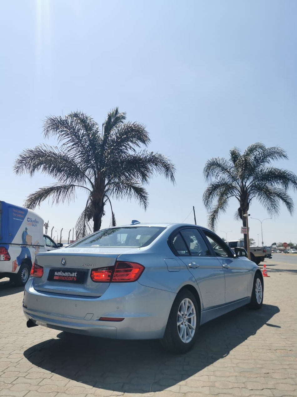2012 BMW 320i Automatic
