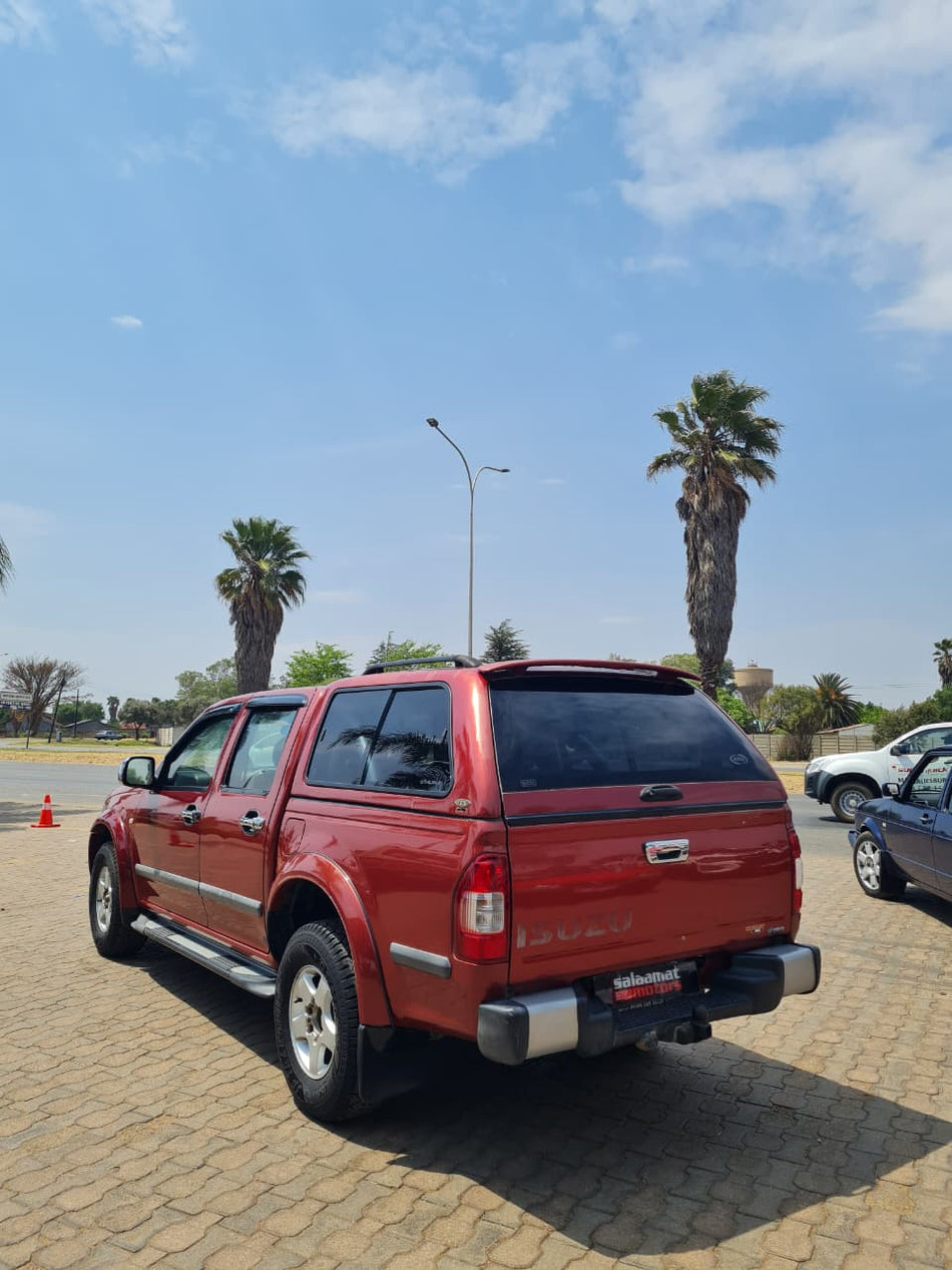Isuzu KB240i LE
