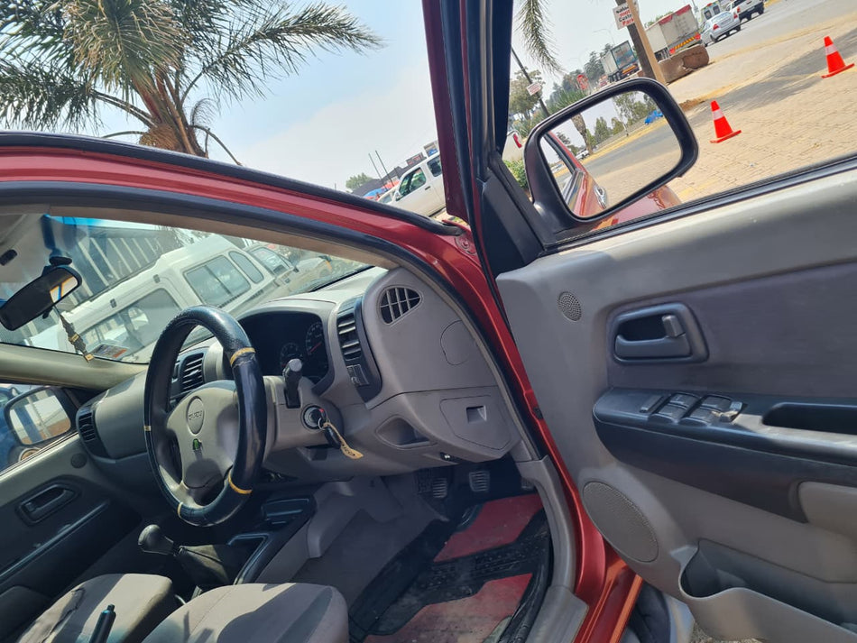 Isuzu KB240i LE