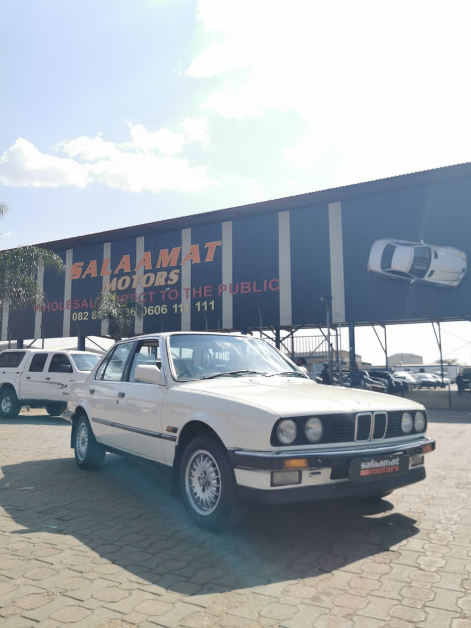 1988 BMW E30 320i Automatic