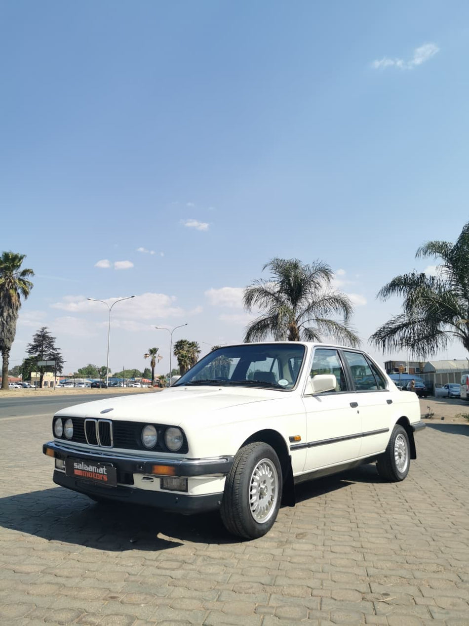 1988 BMW E30 320i Automatic