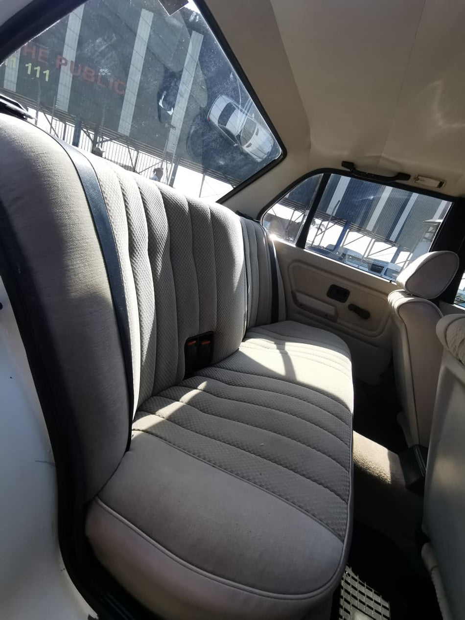 1988 BMW E30 320i Automatic