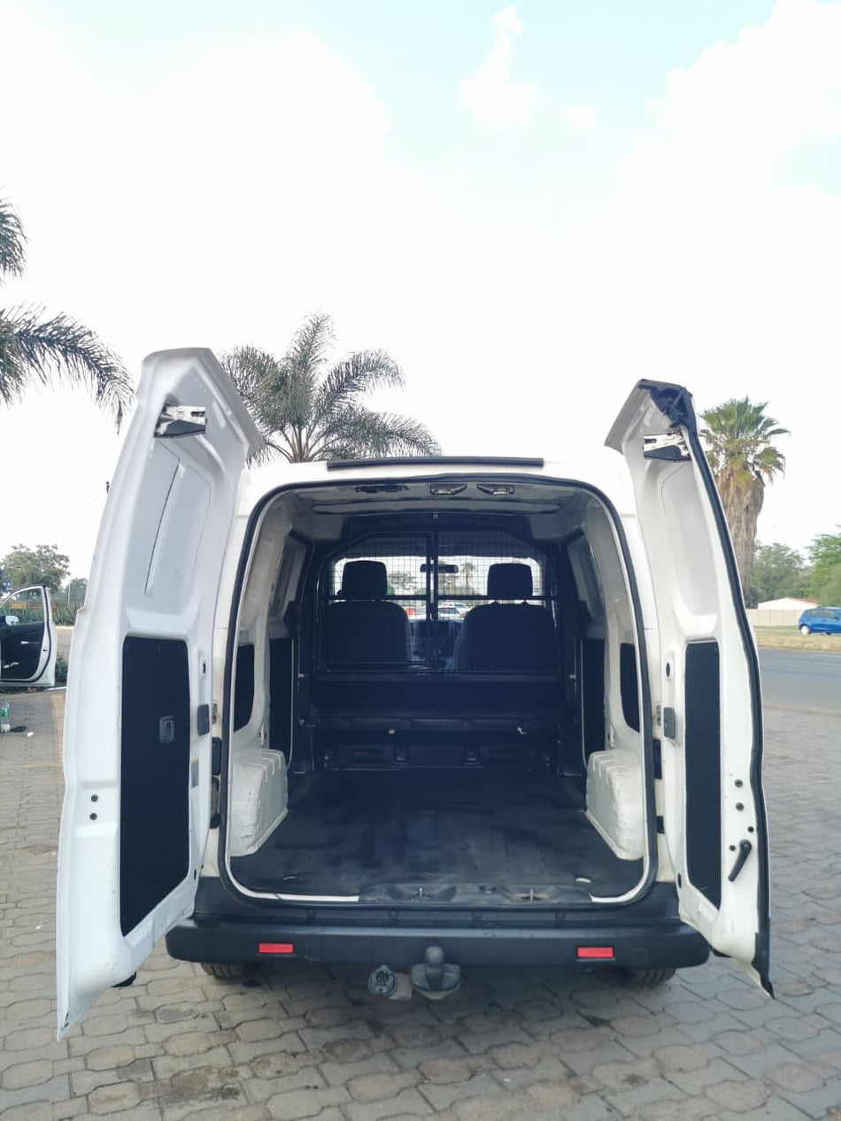 2014 Nissan NV200