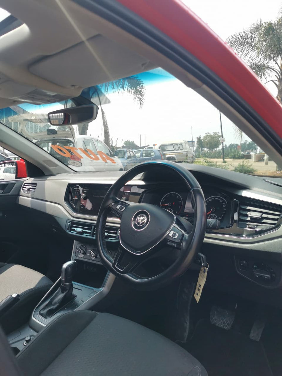 2018 Volkswagen Polo TSI DSG Automatic Pan Sunroof