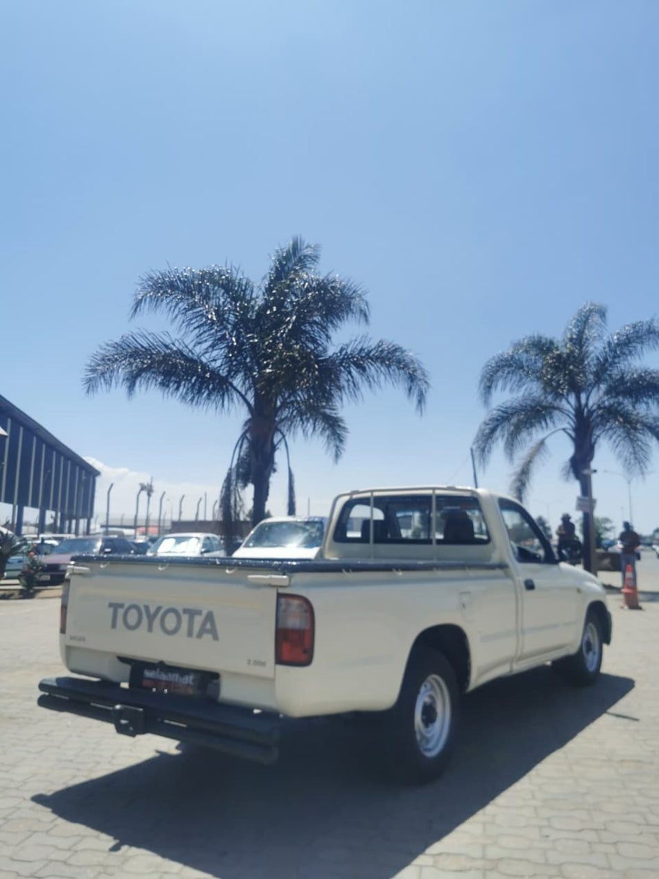 2003 Toyota Hilux 2.0