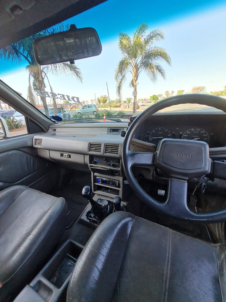Isuzu KB280 DT LE 4x4 Reef