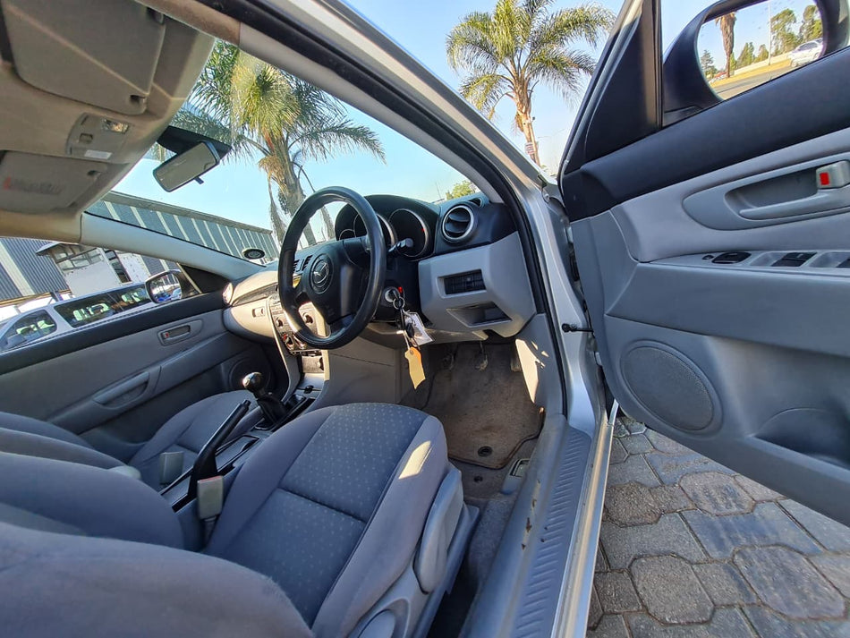 2004 Mazda 3