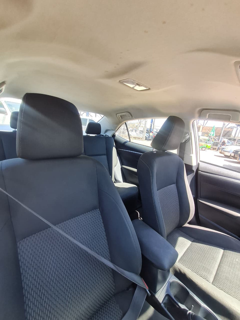 Toyota Corolla Prestige 1.6 6 Forward