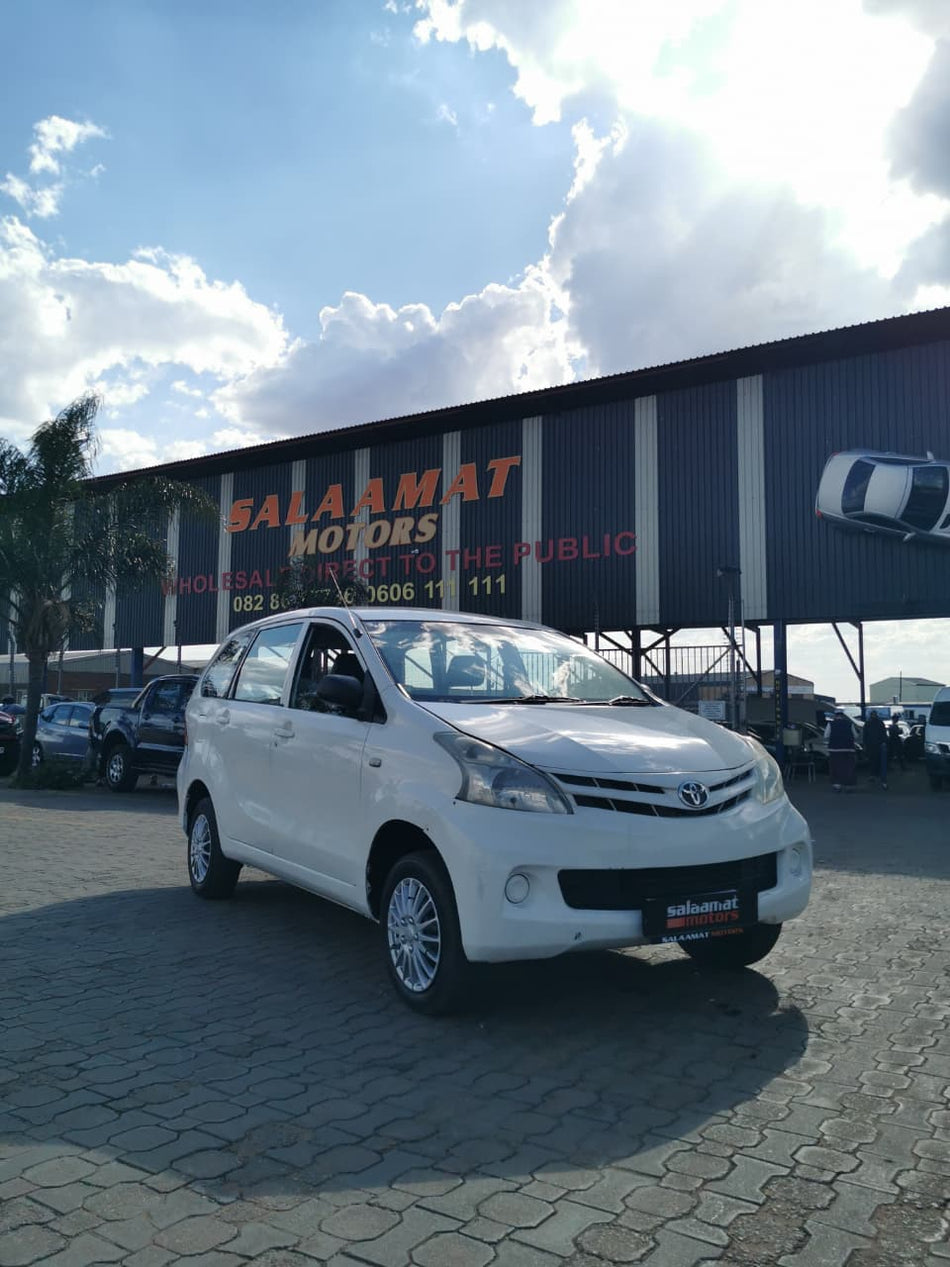 2012 Toyota Avanza P/V