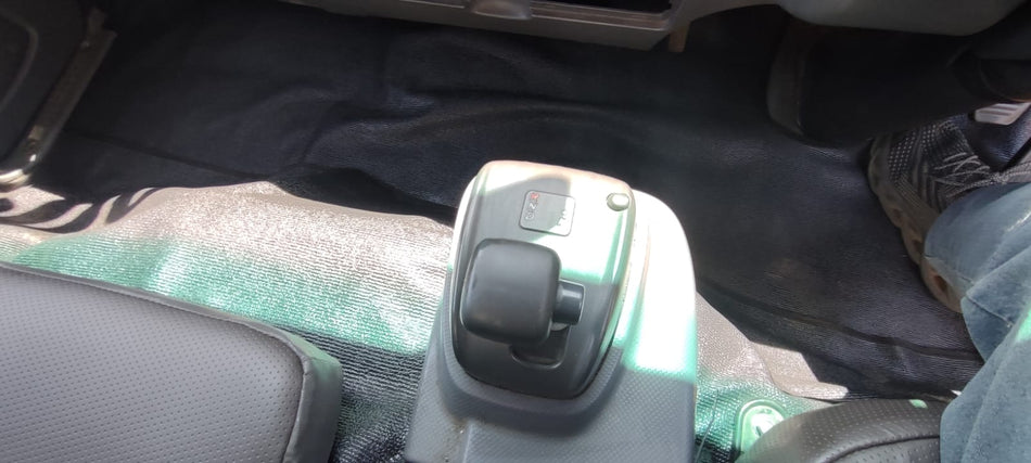 2013 Isuzu NPR 400 V/BODY Automatic